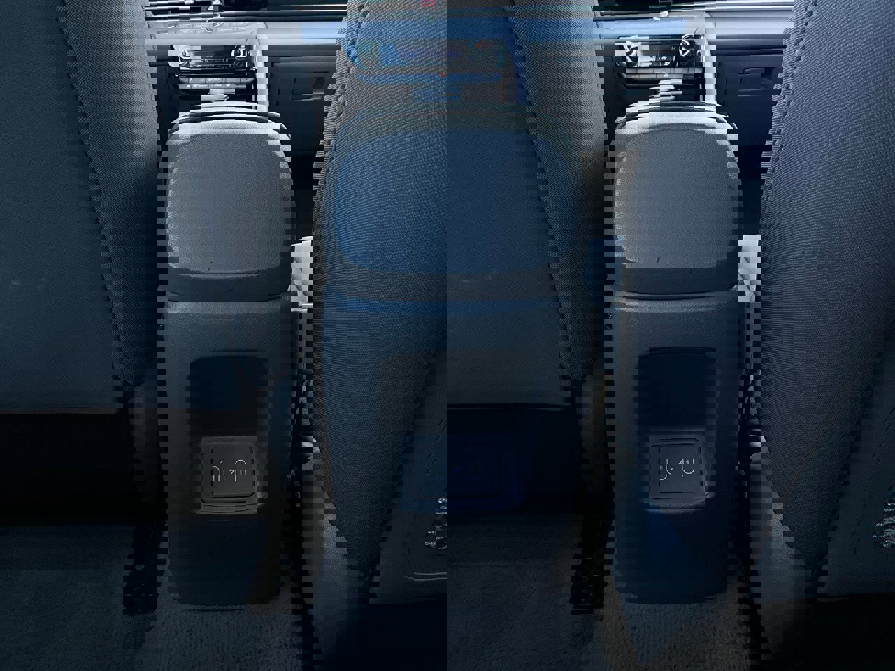 Used 2025 Hyundai Elantra SEL image 12