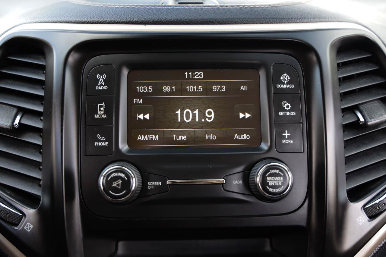 Used 2015 Jeep Cherokee Sport w/ Sport Appearance Group AWD/4WD image 30