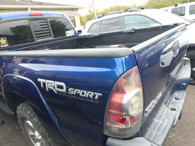 Used 2015 Toyota Tacoma 4x4 Access Cab V6 w/ TRD Sport Package image 11