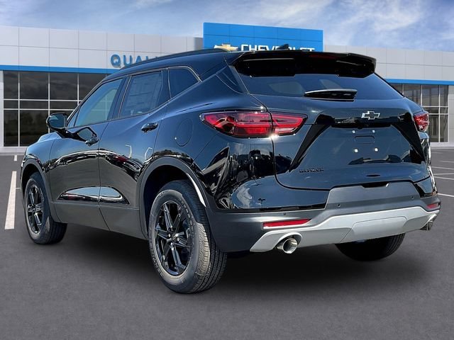 Used 2026 Chevrolet Blazer LT w/ Midnight/Sport Edition FWD image 3