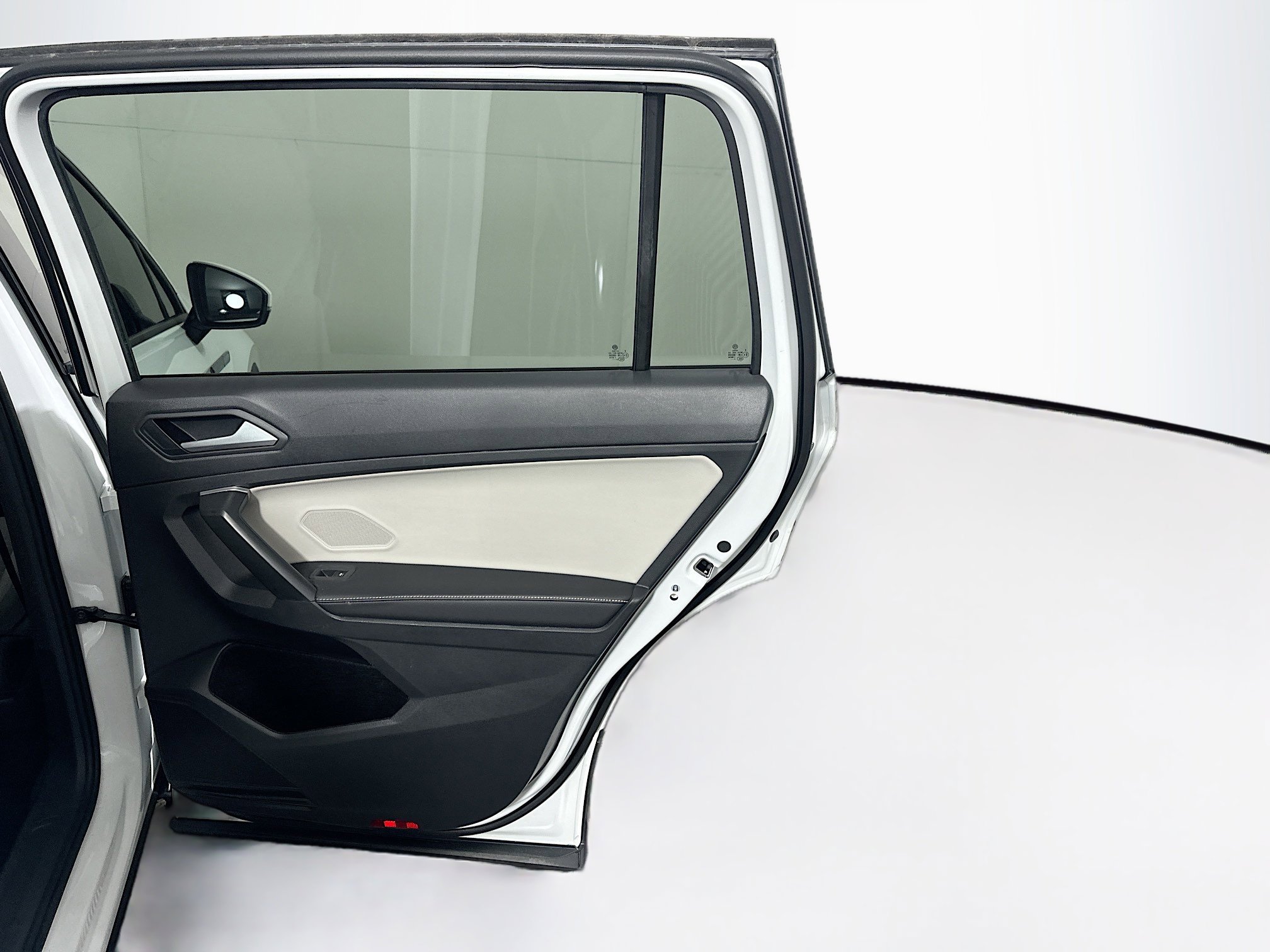 Used 2024 Volkswagen Tiguan S image 31