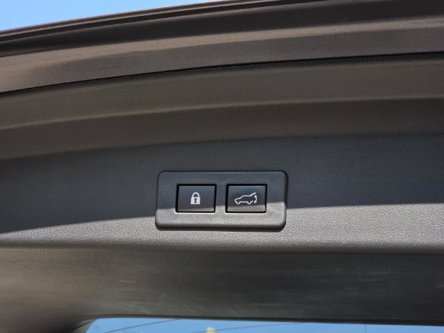 Used 2023 Subaru Ascent Limited w/ Technology Package AWD/4WD image 12