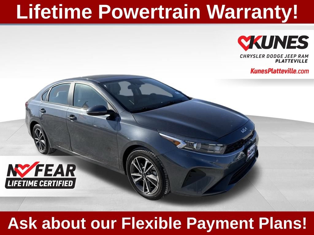 Used 2022 Kia Forte LXS w/ LXS Technology Package image 2