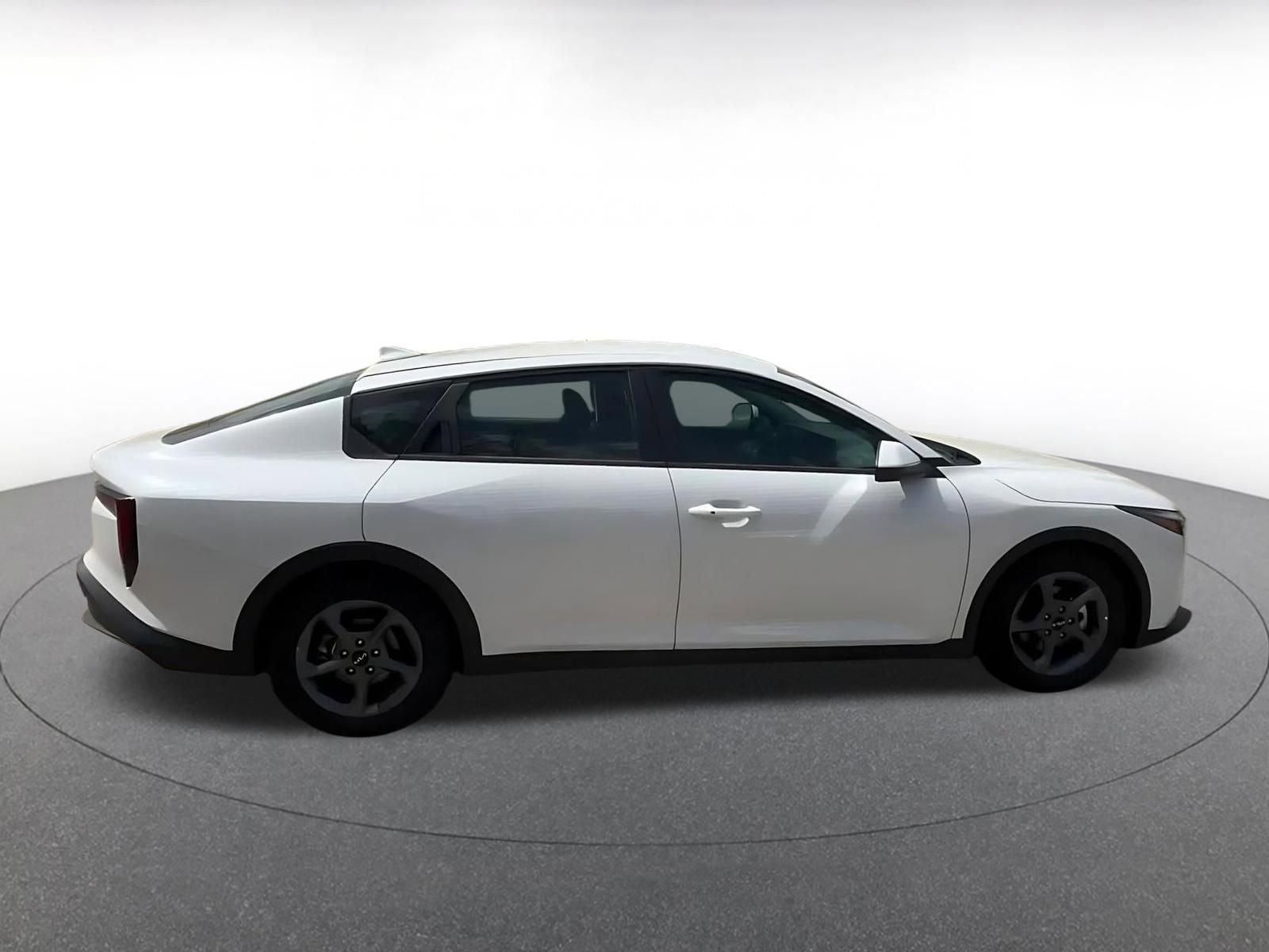 Used 2025 Kia K4 LXS image 16