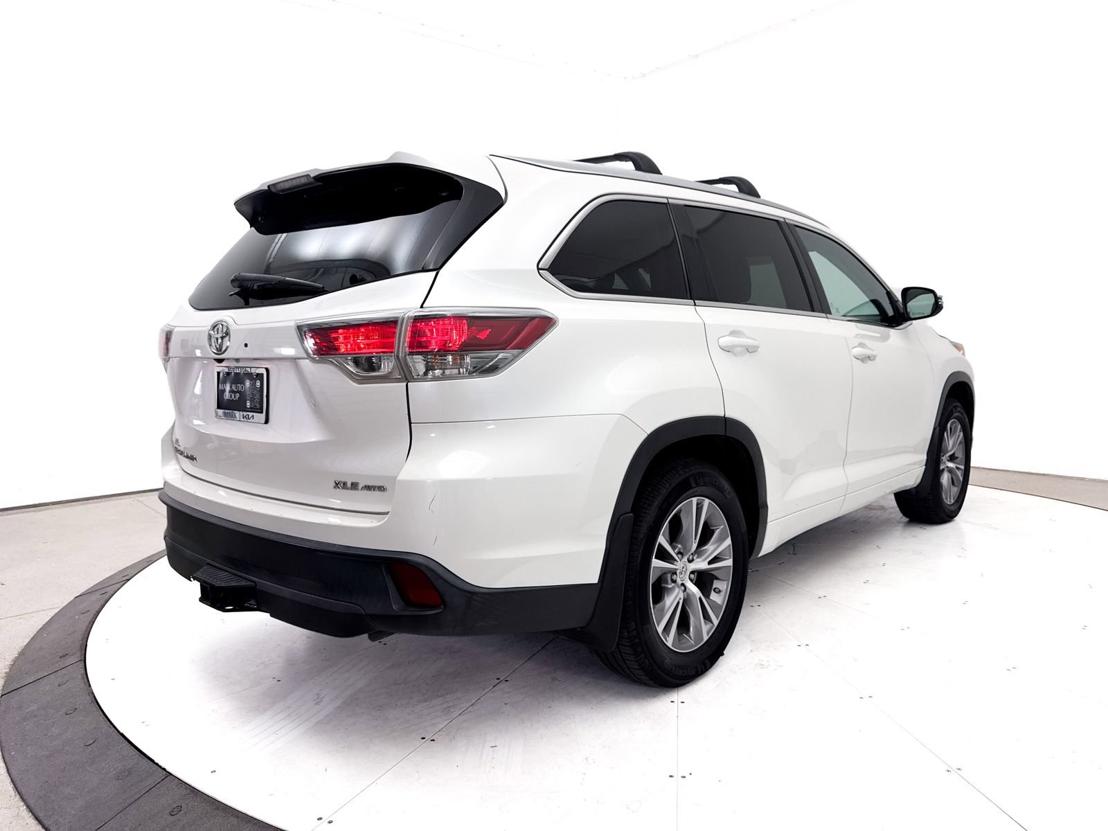 Used 2015 Toyota Highlander XLE AWD/4WD image 13