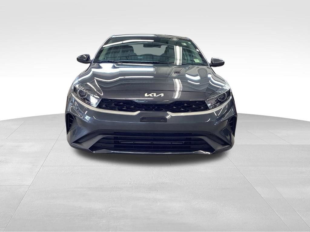 Used 2023 Kia Forte LXS FWD image 3