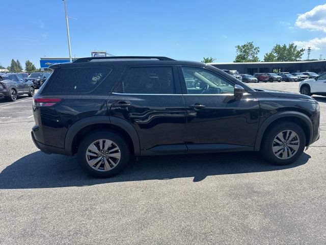 Used 2024 Nissan Pathfinder SV AWD/4WD image 4