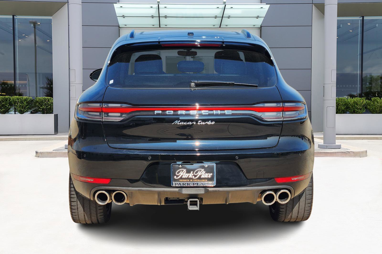 Used 2020 Porsche Macan Turbo image 6
