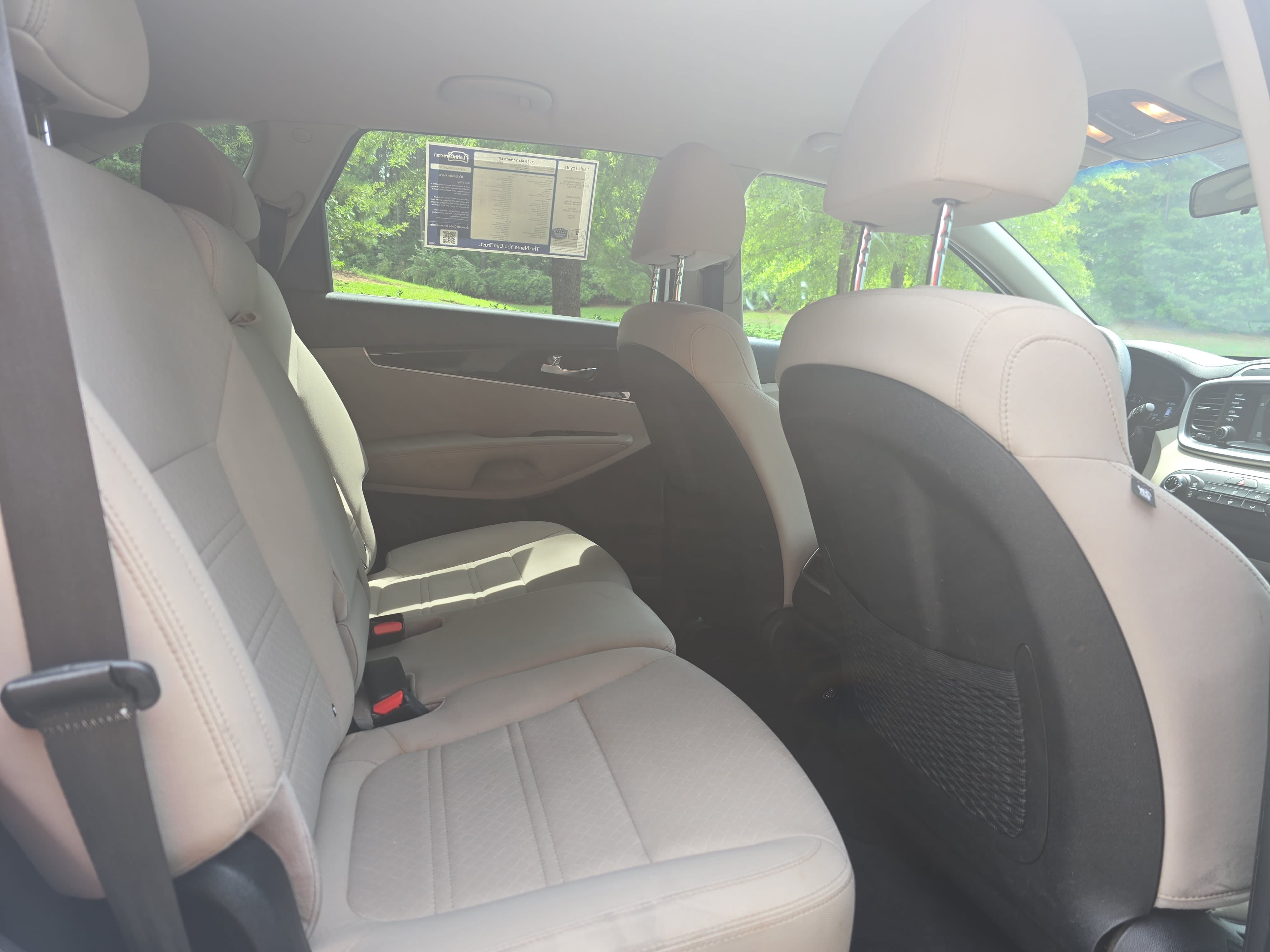 Used 2019 Kia Sorento FWD image 11
