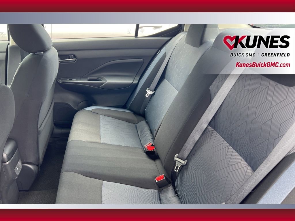 Used 2025 Nissan Versa SV image 37