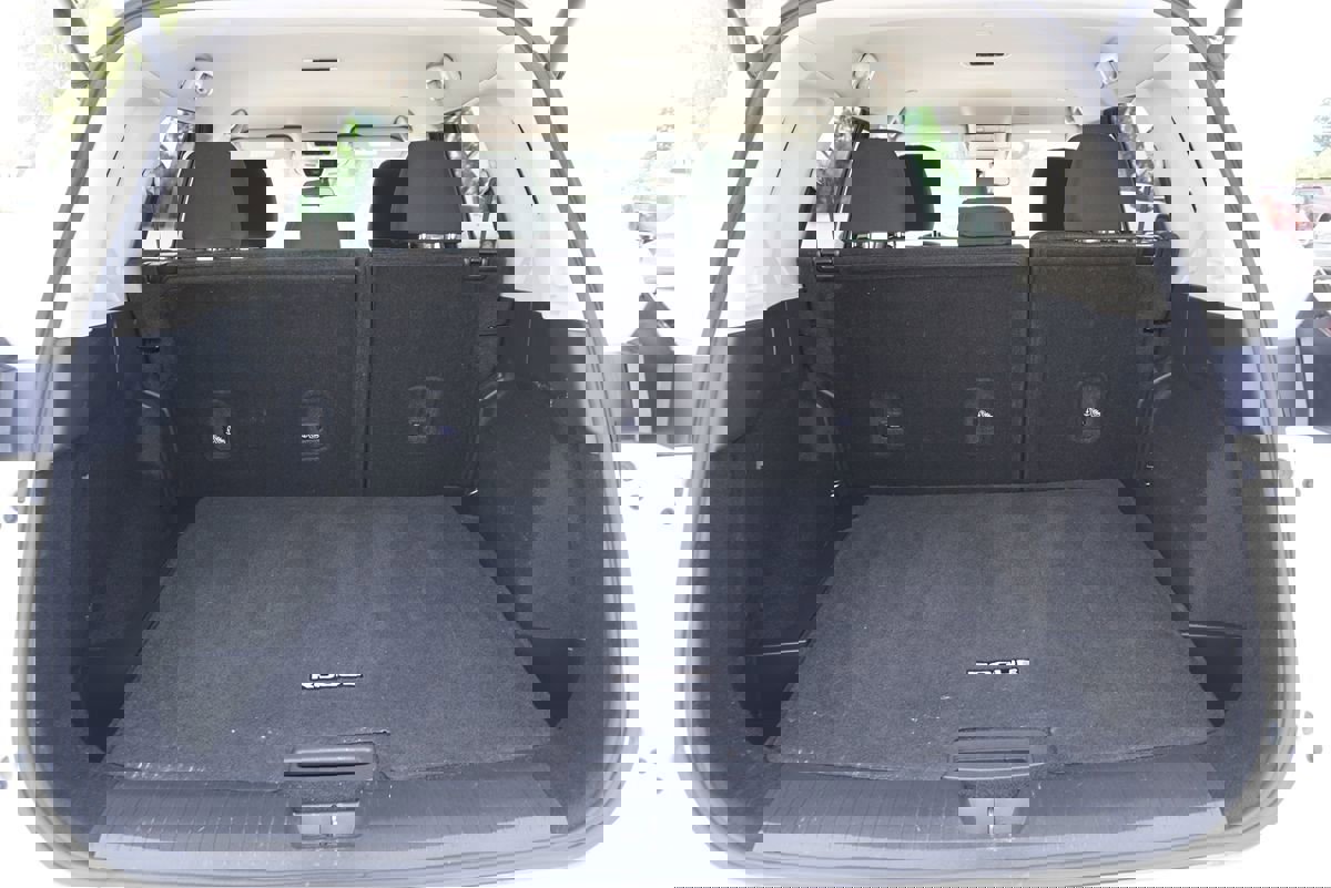 Used 2024 Nissan Rogue SV image 13