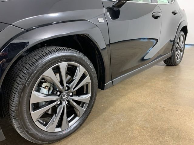Used 2025 Lexus UX 300h AWD w/ Accessory Package (Z1) image 2