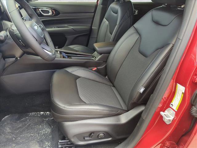 New 2026 Jeep Compass Latitude w/ Quick Order Package 29K image 4