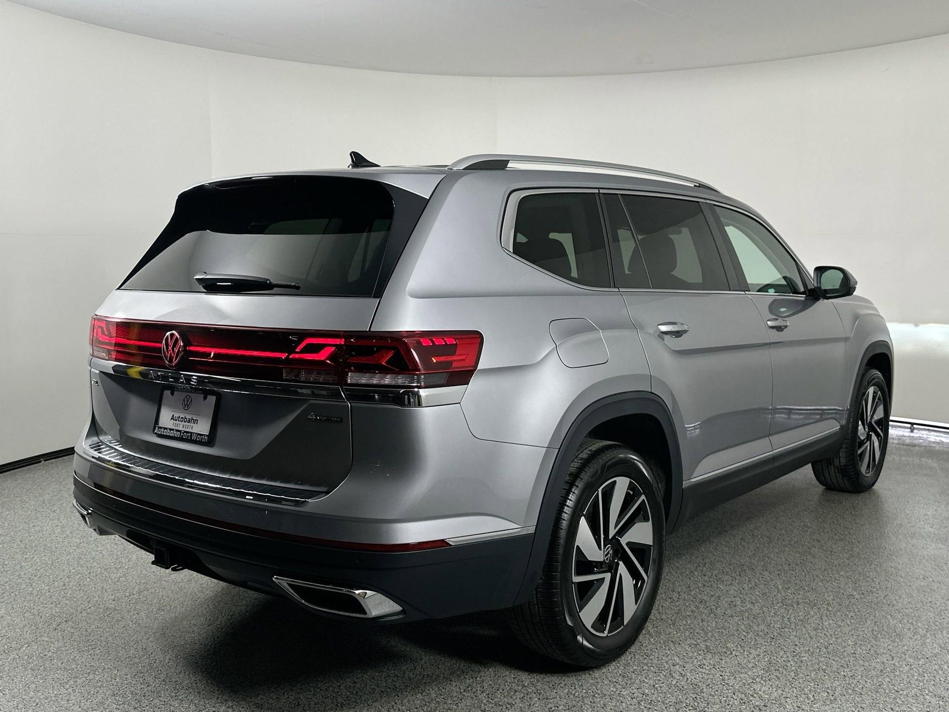 New 2026 Volkswagen Atlas SEL image 4