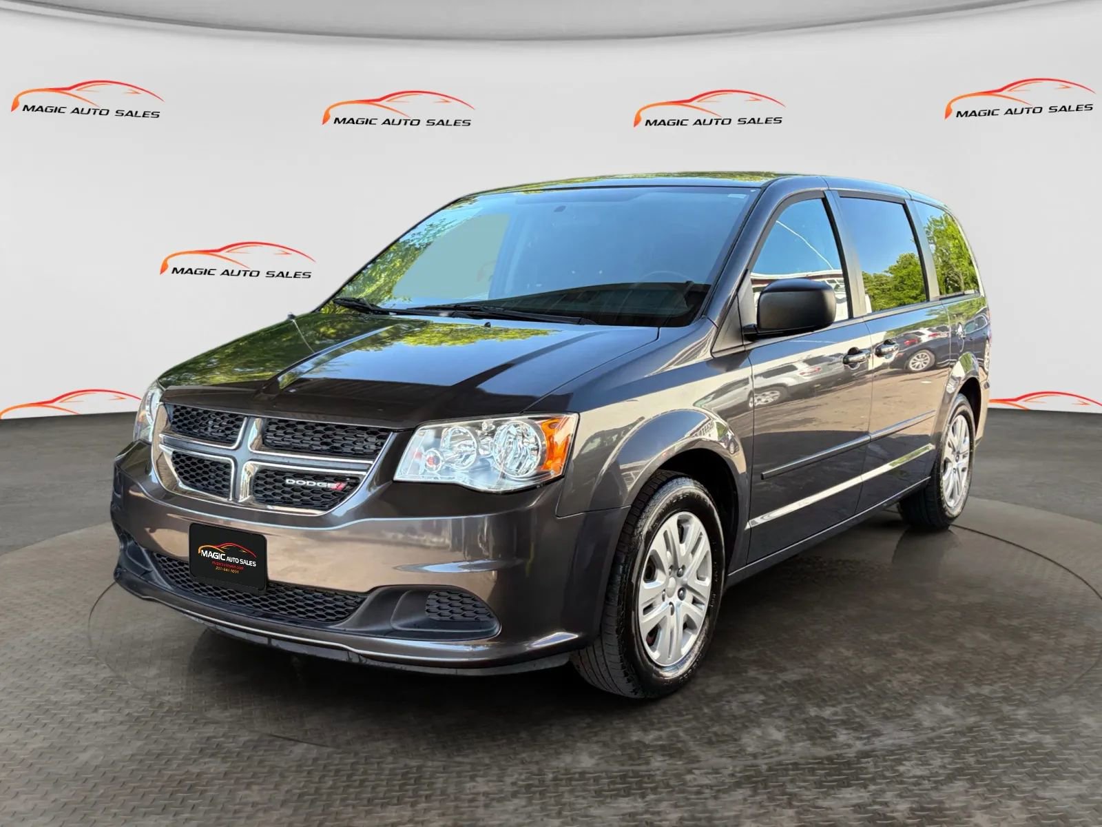 Used 2016 Dodge Grand Caravan SE w/ Quick Order Package 29E SE FWD image 1