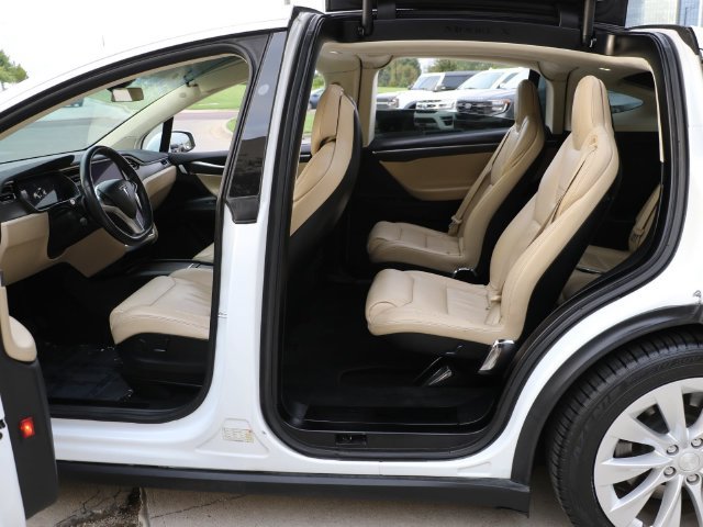Used 2017 Tesla Model X 75D AWD/4WD image 16