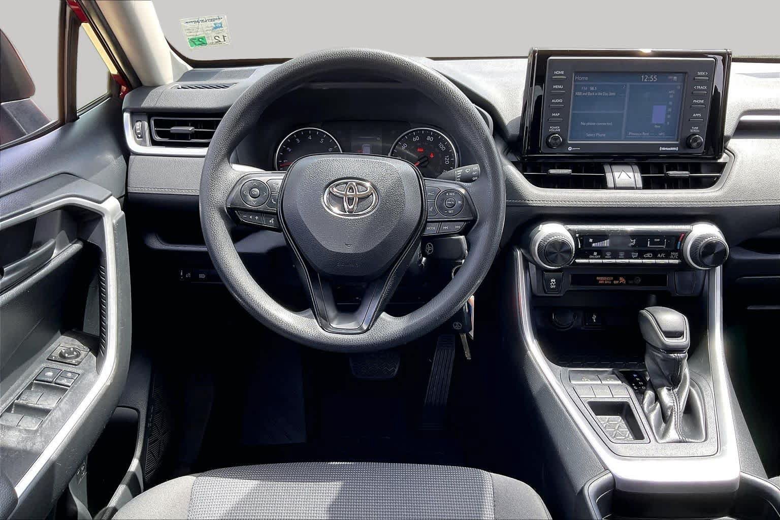Used 2020 Toyota RAV4 LE FWD image 6