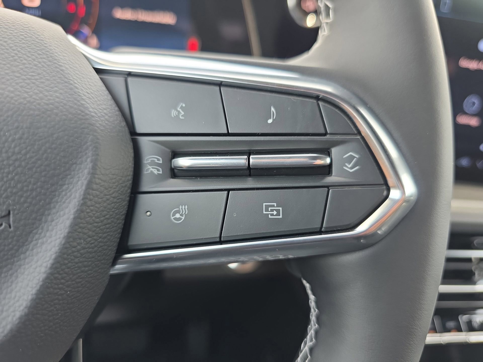 New 2026 Chevrolet Traverse LT w/ Sun and Wheel Package FWD image 21