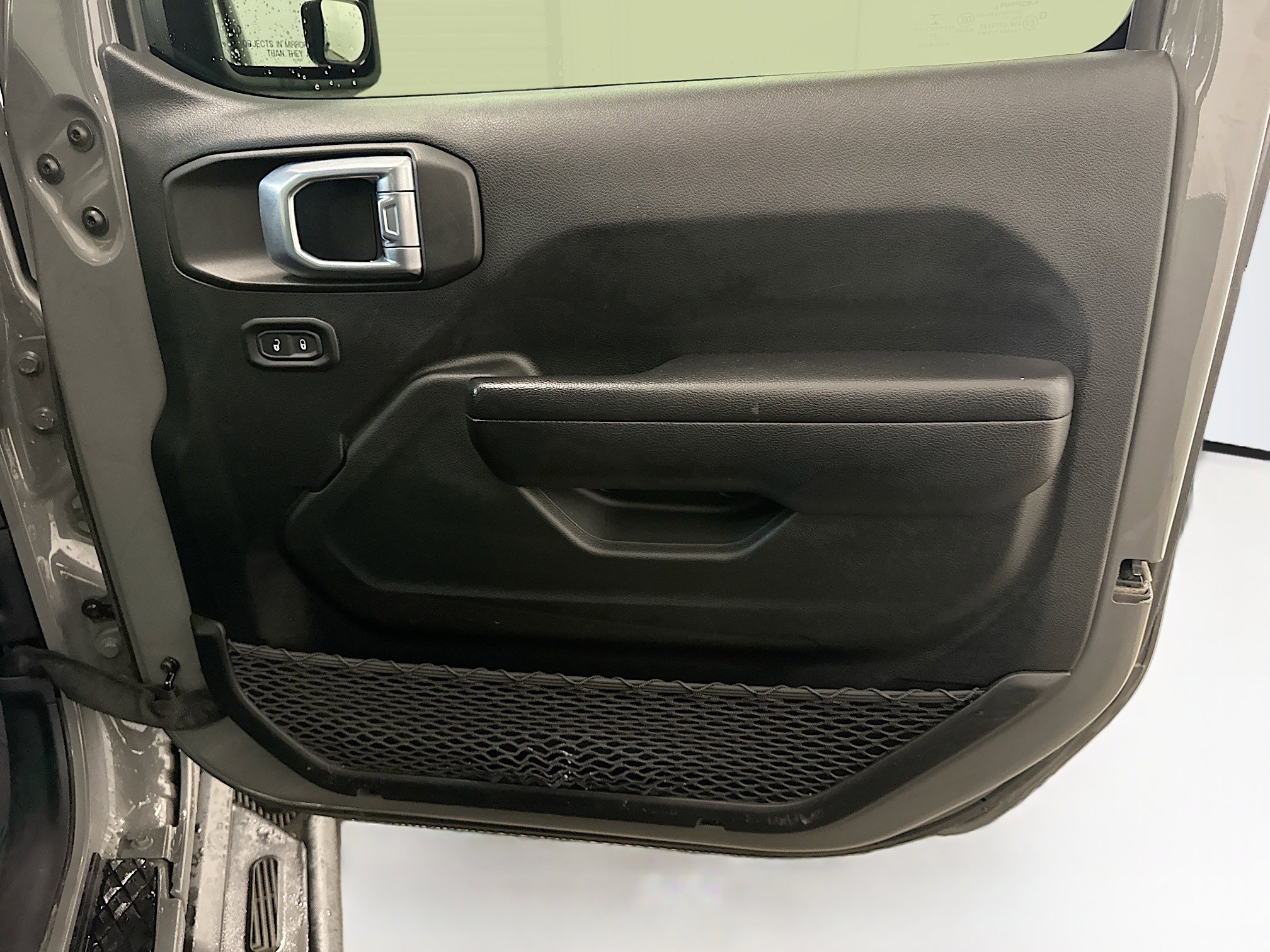 Used 2021 Jeep Gladiator Mojave w/ Cold Weather Group image 32