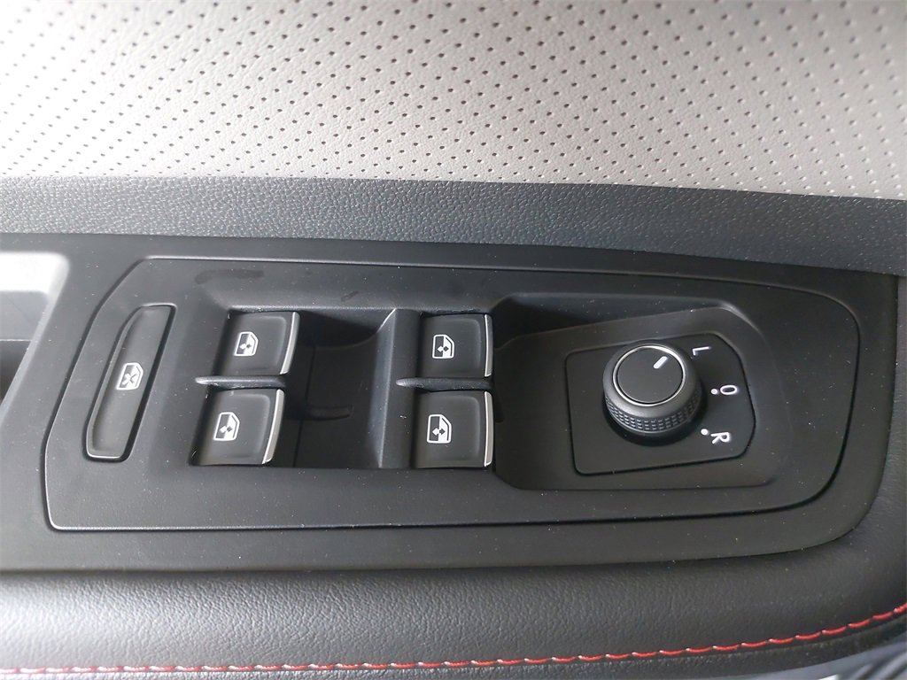 New 2025 Volkswagen Atlas Peak Edition SE image 28