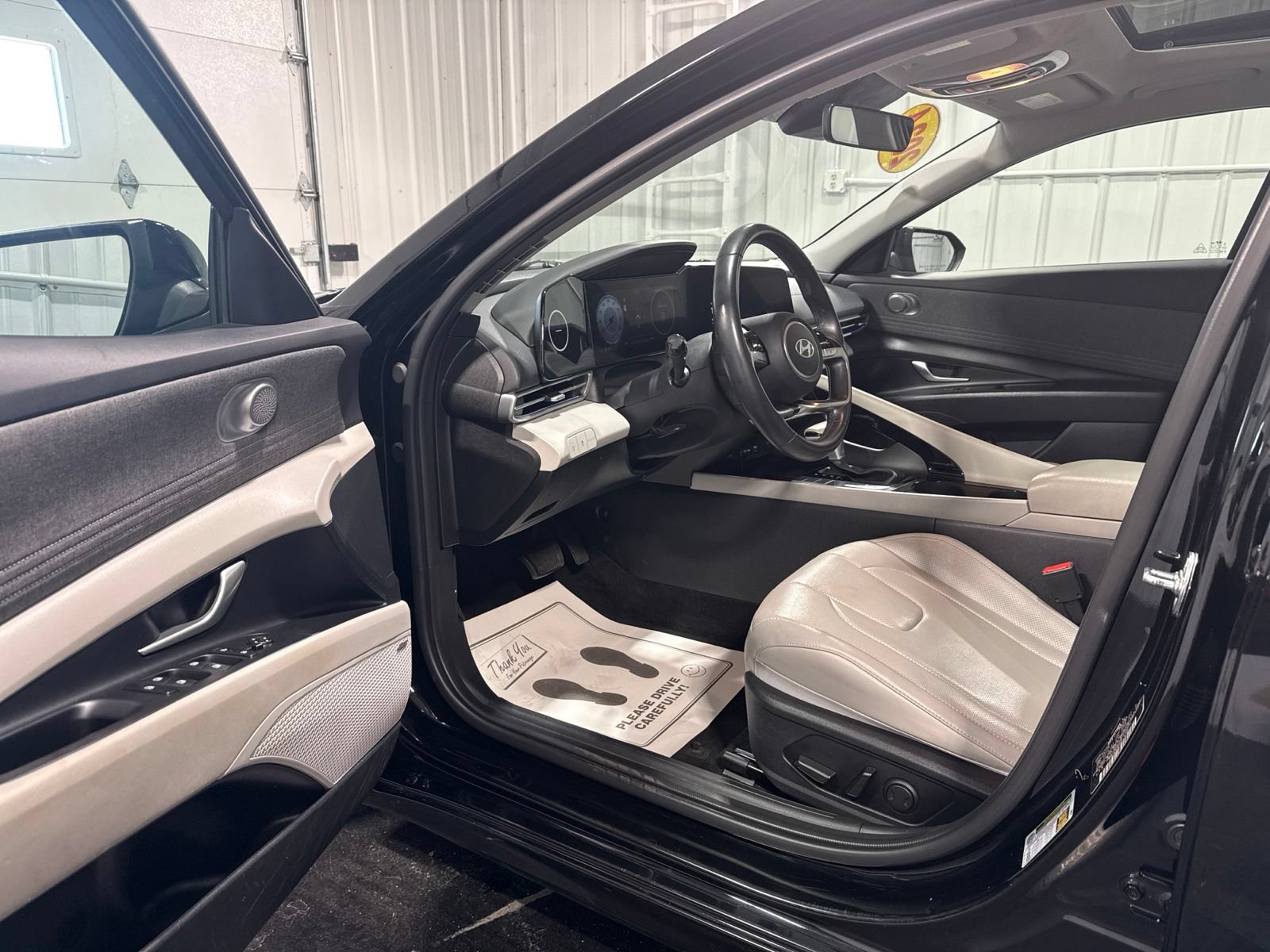 Used 2024 Hyundai Elantra Limited FWD image 19