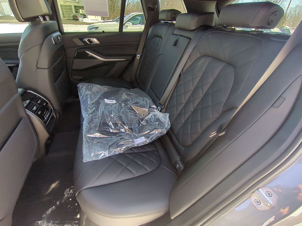 New 2026 BMW X5 M60i w/ Climate Comfort Package image 23