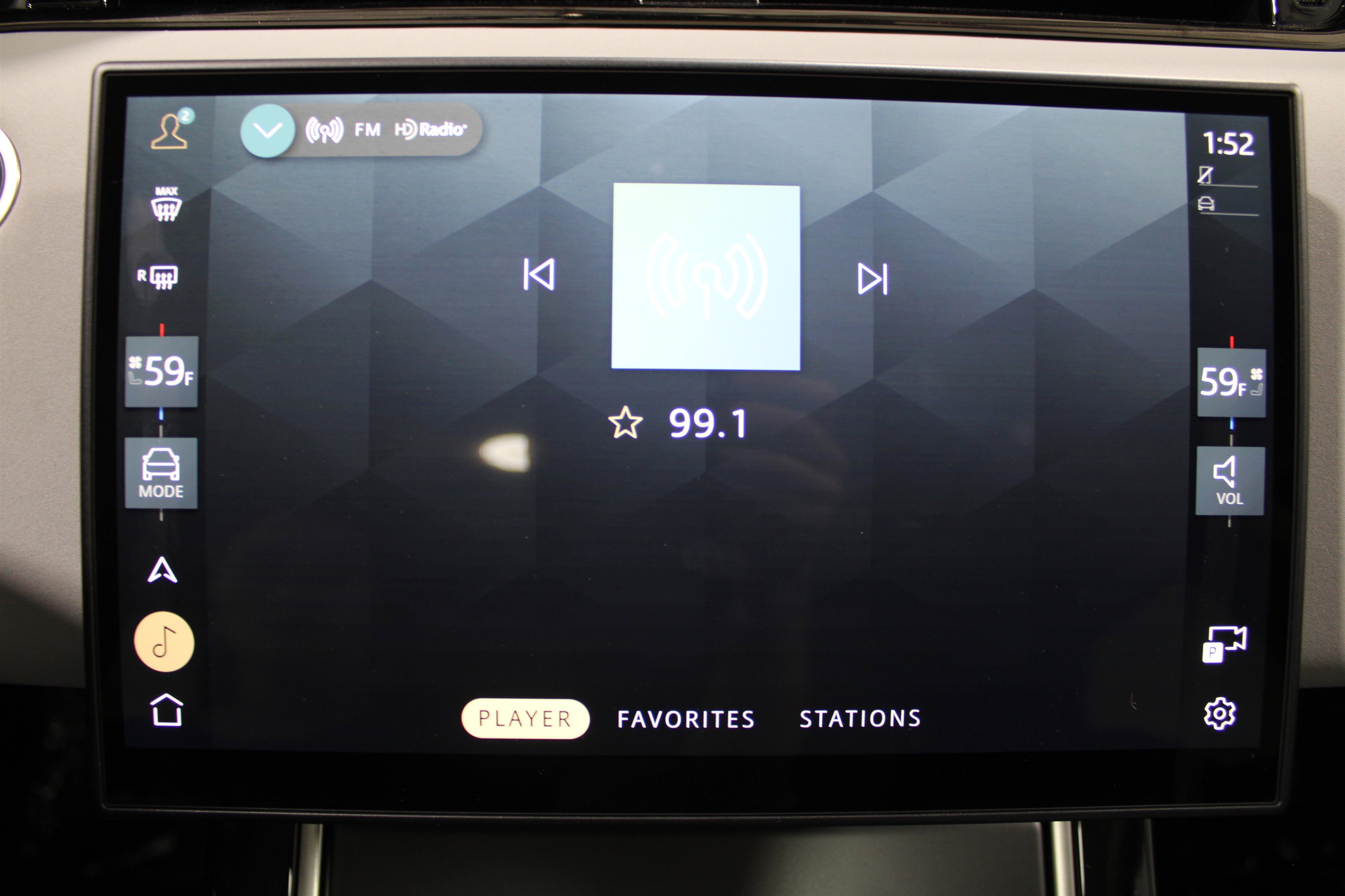 Used 2024 Land Rover Range Rover Evoque Dynamic SE image 13