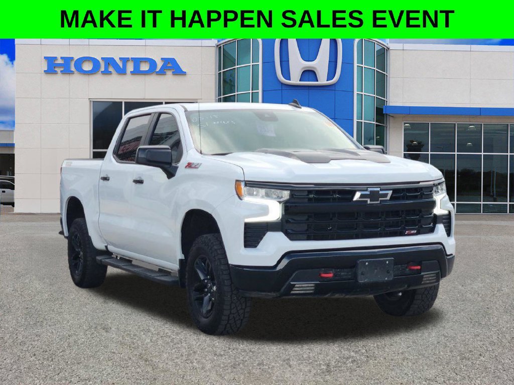 Used 2024 Chevrolet Silverado 1500 LT Trail Boss w/ Protection Package AWD/4WD image 2