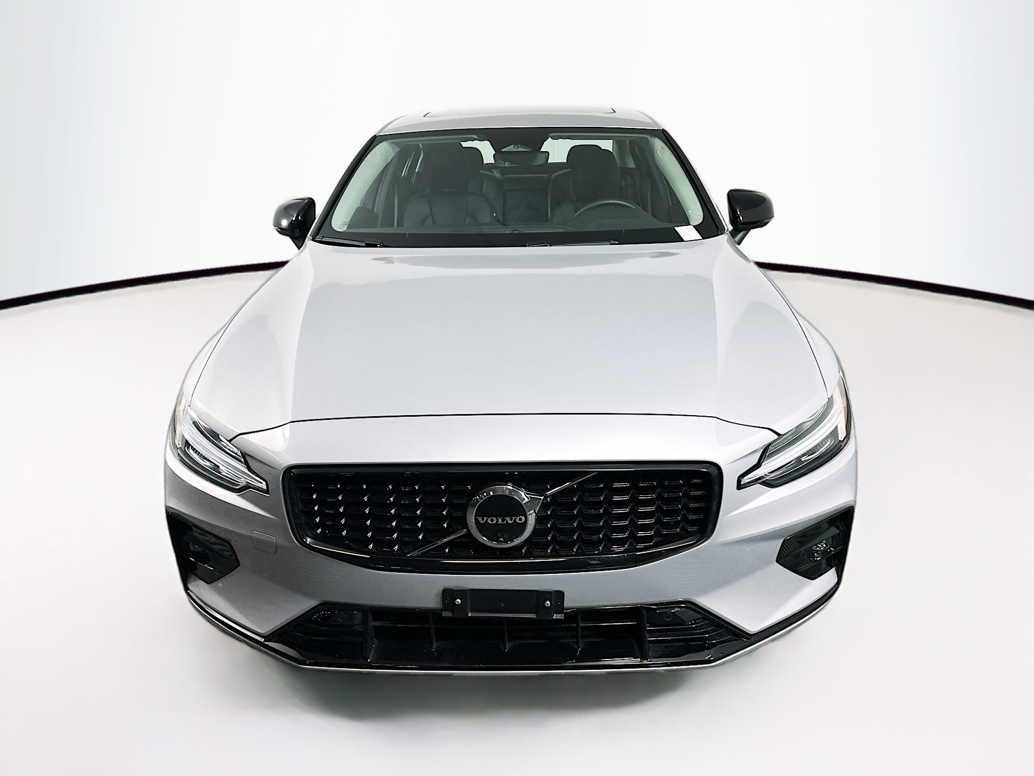 Used 2024 Volvo S60 B5 Plus image 2