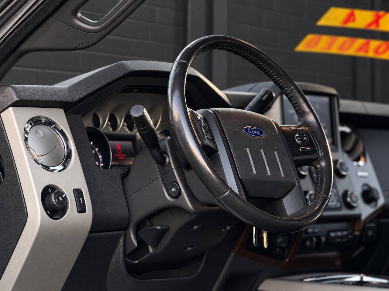 Used 2015 Ford F350 Lariat w/ Lariat Ultimate Package AWD/4WD image 3