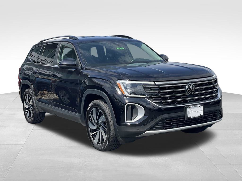 Used 2024 Volkswagen Atlas SE AWD/4WD image 3