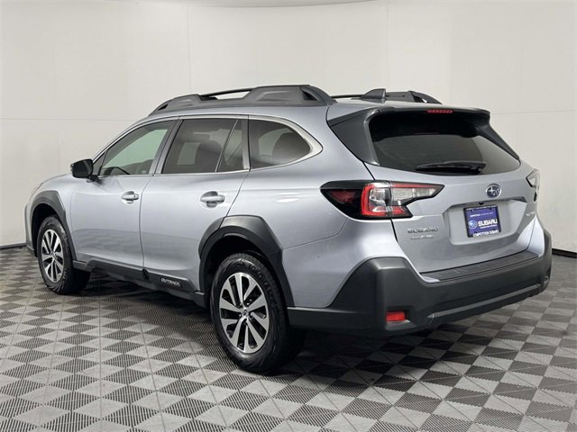 Used 2024 Subaru Outback Premium image 8