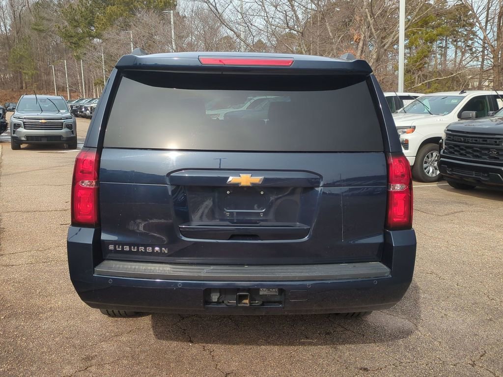 Used 2020 Chevrolet Suburban LT image 4