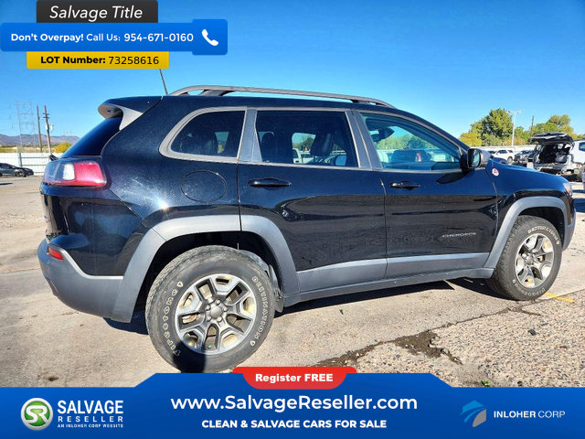 Used 2019 Jeep Cherokee Trailhawk w/ Cold Weather Group AWD/4WD image 4