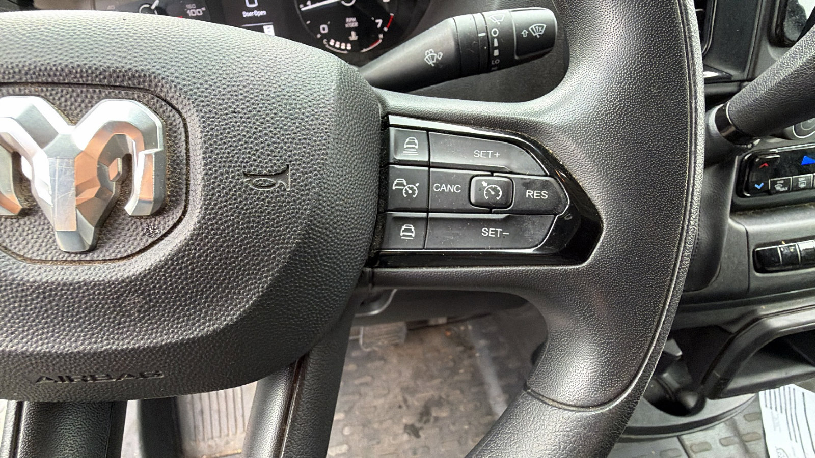 Used 2024 RAM ProMaster 2500 w/ Convenience Group FWD image 24