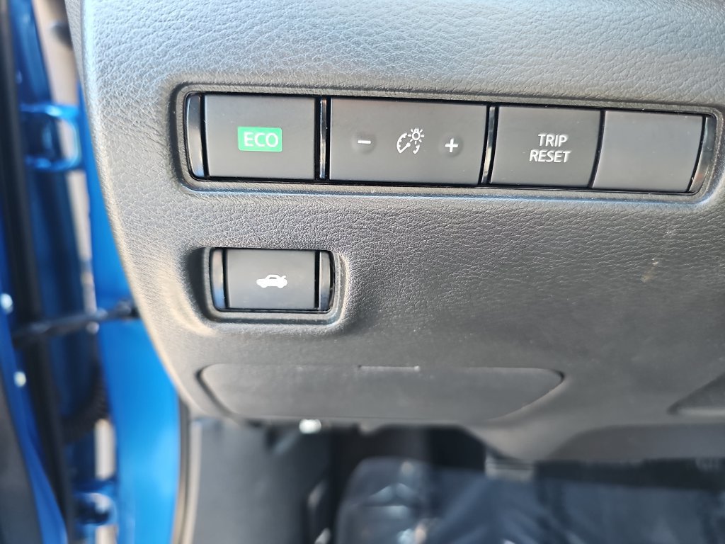 Used 2020 Nissan Sentra SV FWD image 33