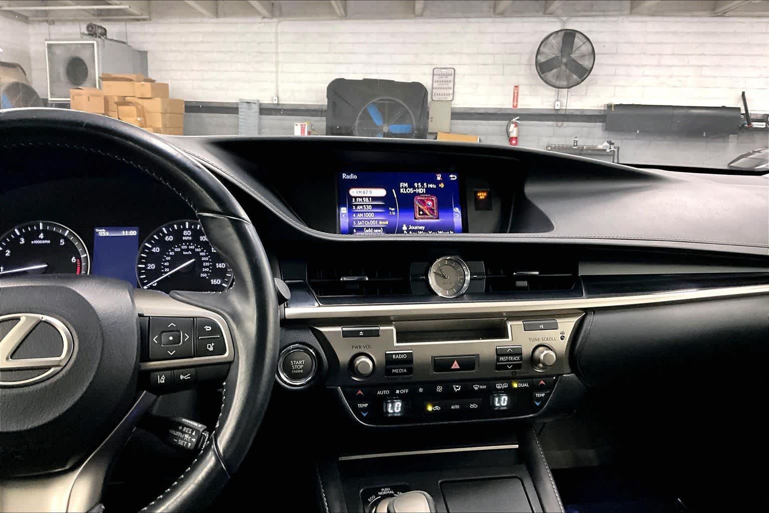 Used 2017 Lexus ES 350 w/ Accessory Package 2 FWD image 33