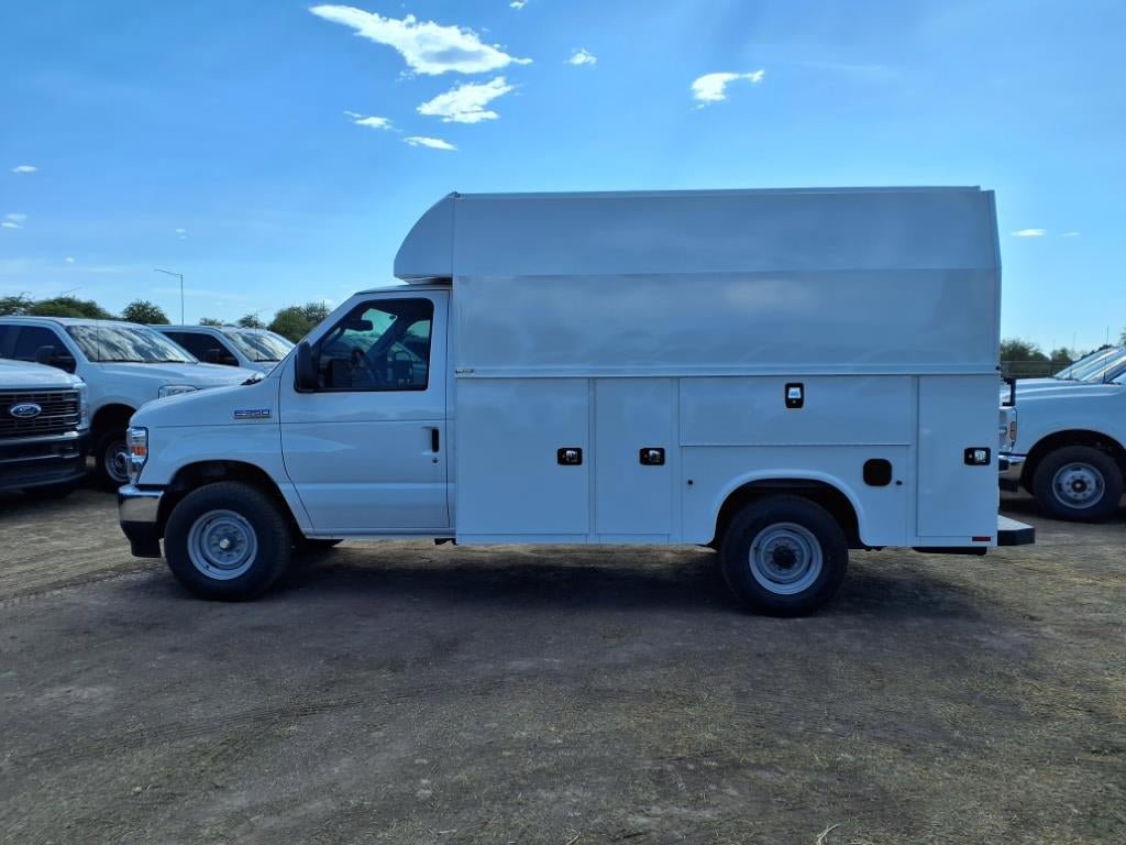 New 2026 Ford E-350 and Econoline 350 Super Duty w/ Power Equipment Group RWD image 7