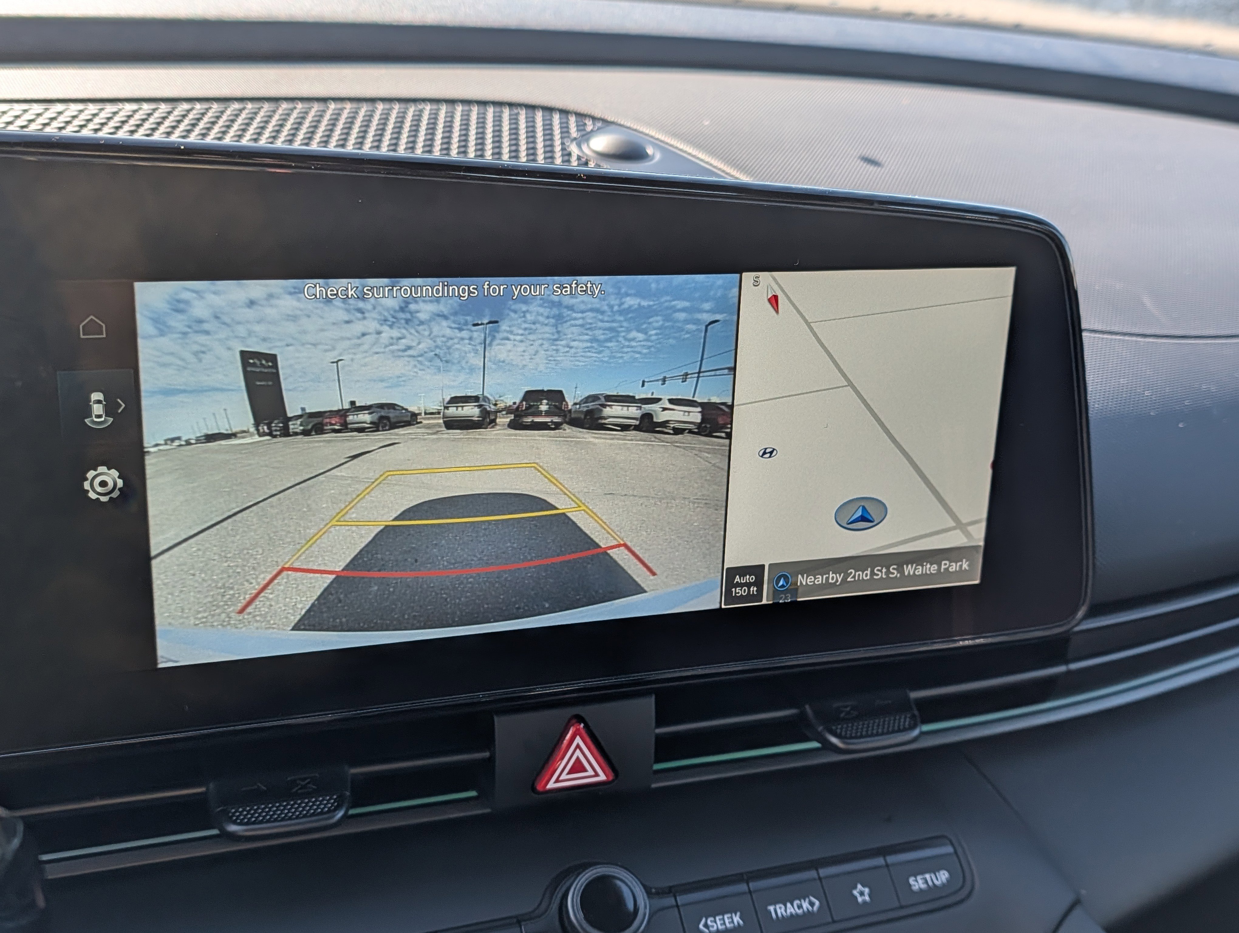 Certified 2025 Hyundai Elantra SEL FWD image 17