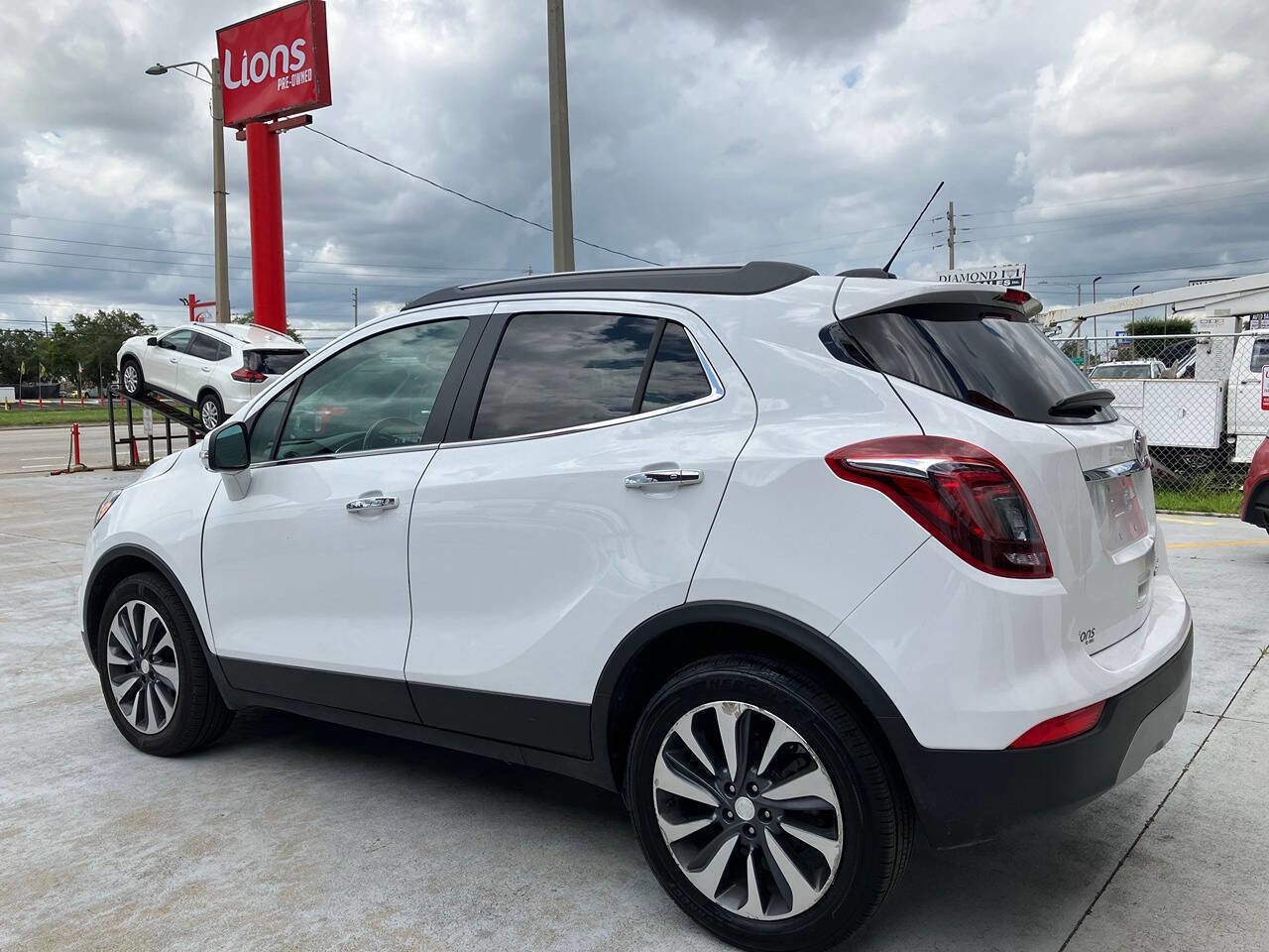 Used 2020 Buick Encore Essence image 4