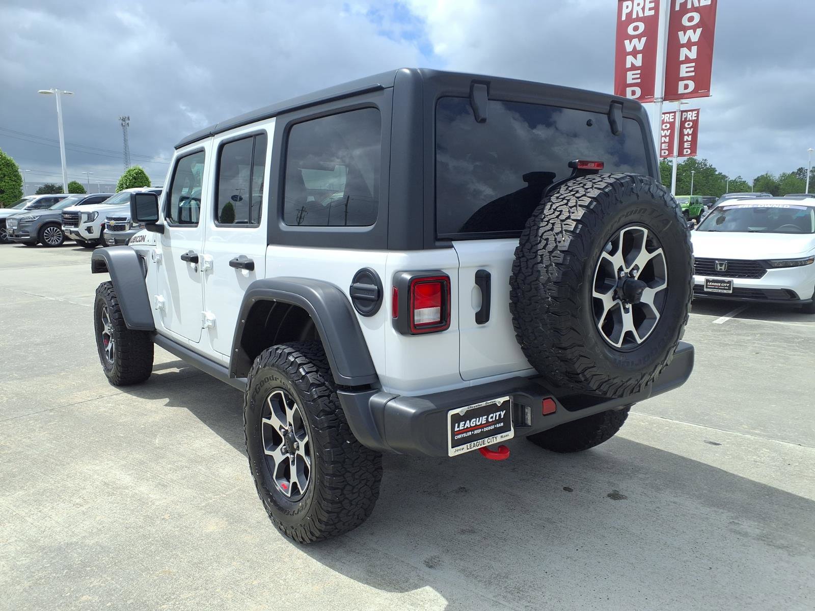 Used 2022 Jeep Wrangler Unlimited Rubicon AWD/4WD image 2