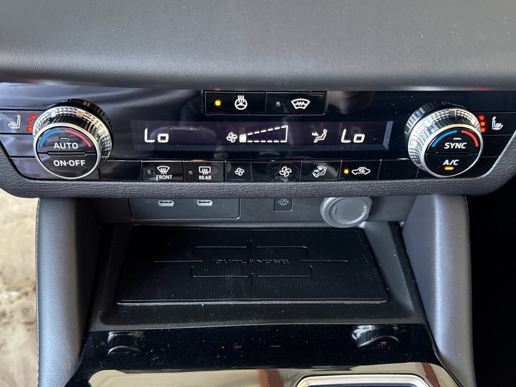 New 2026 Mitsubishi Outlander AWD image 14
