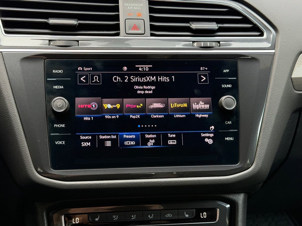 Used 2021 Volkswagen Tiguan SE R-Line AWD/4WD image 40
