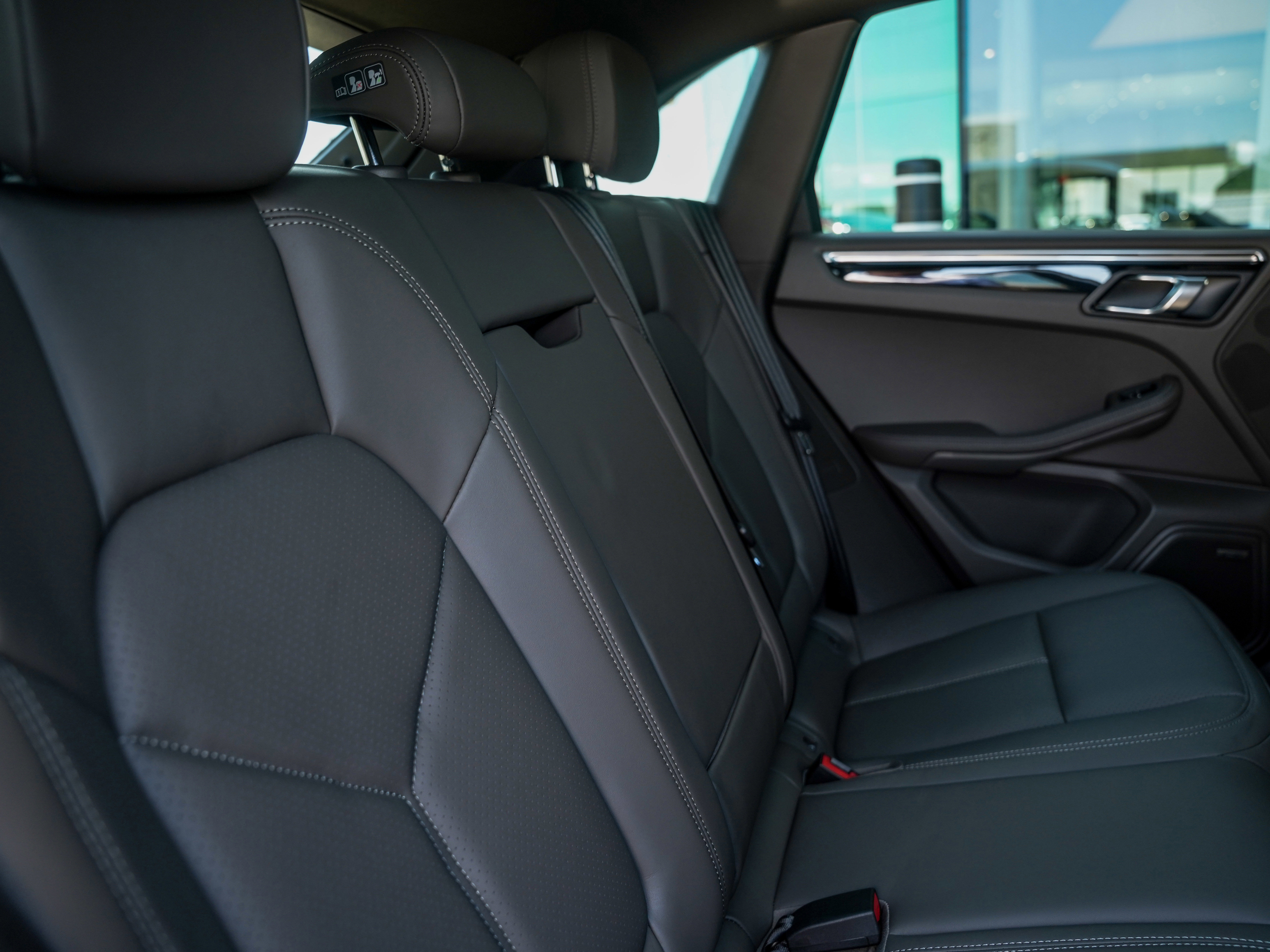 New 2026 Porsche Macan image 31