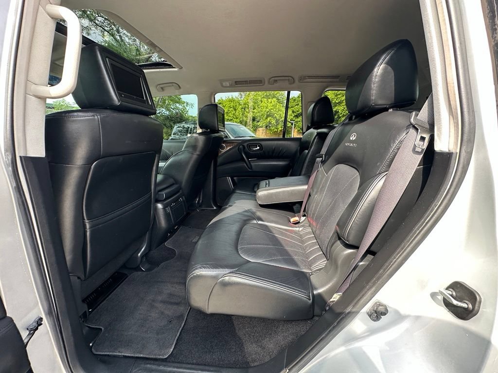 Used 2011 INFINITI QX56 4WD w/ Deluxe Touring Pkg image 17