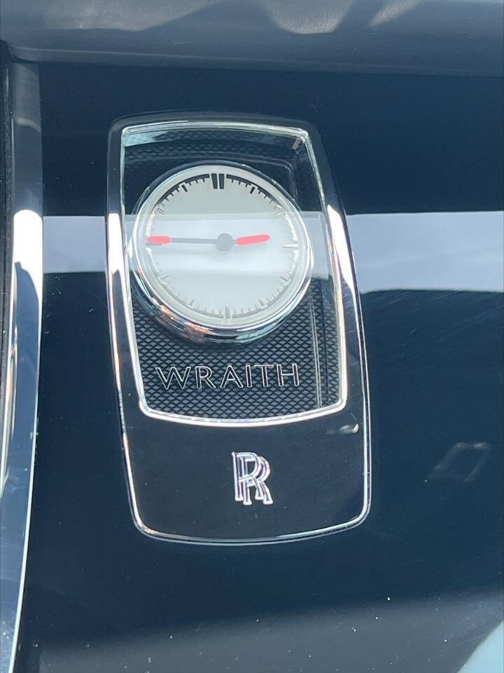 Used 2016 Rolls-Royce Wraith RWD image 25