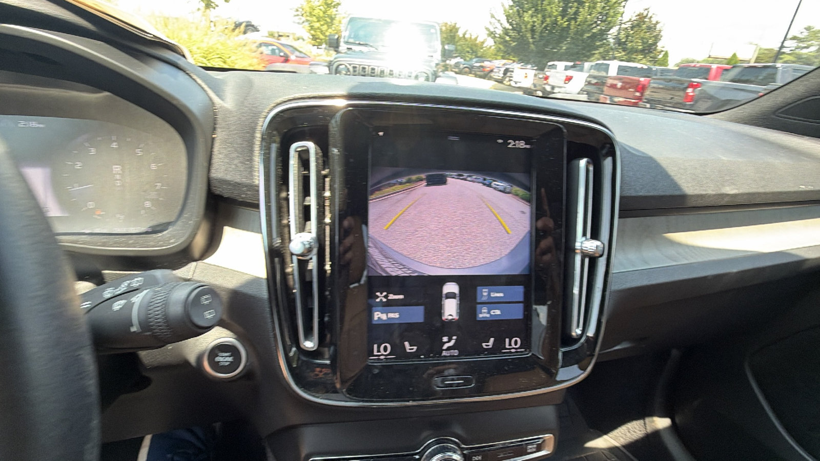 Used 2021 Volvo XC40 T5 Inscription w/ Protection Package Premier AWD/4WD image 32