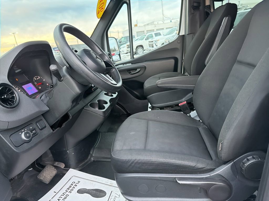 Used 2019 Mercedes-Benz Sprinter 2500 image 12