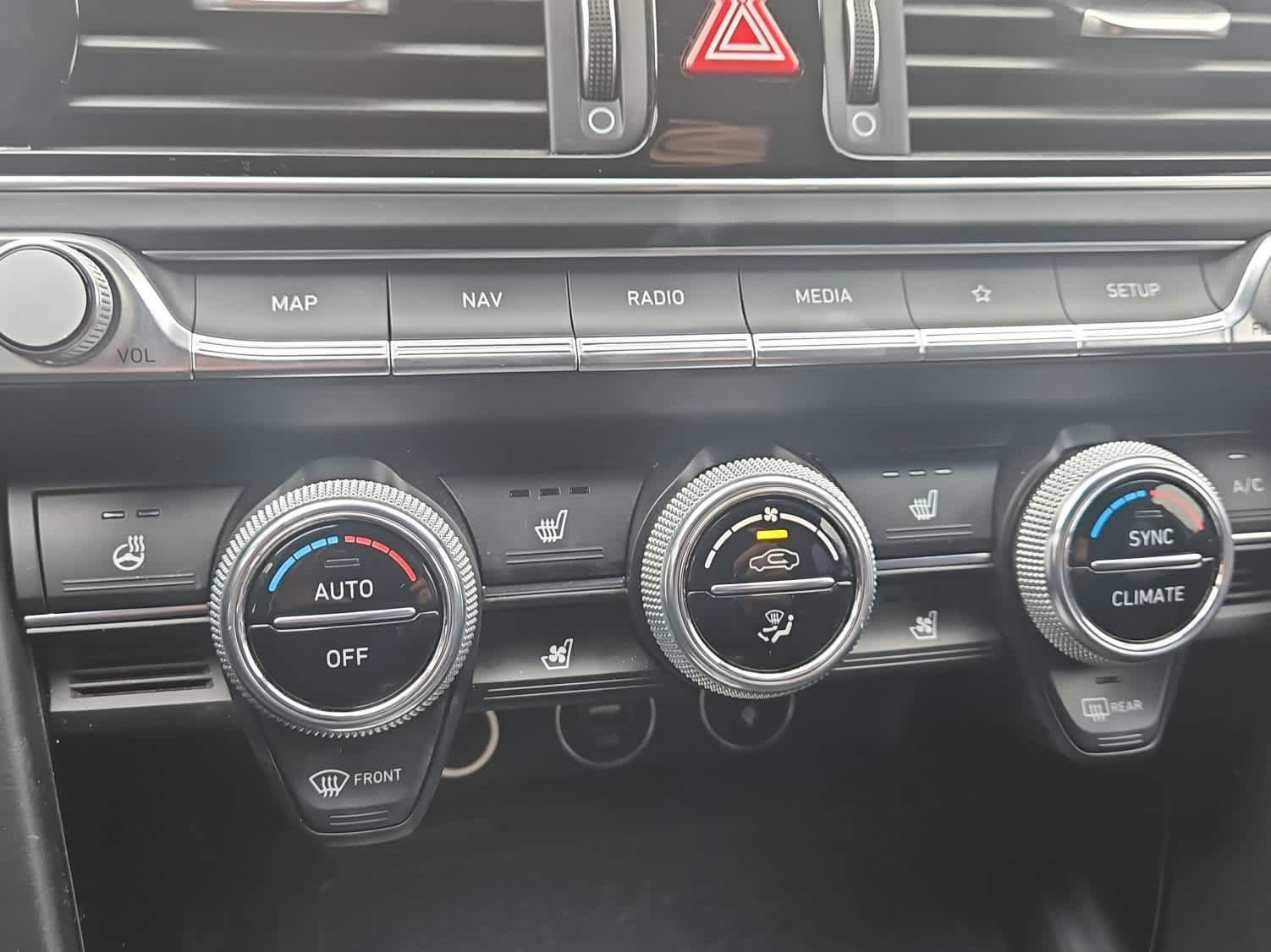 Used 2023 Genesis G70 3.3T w/ Sport Prestige Package image 17