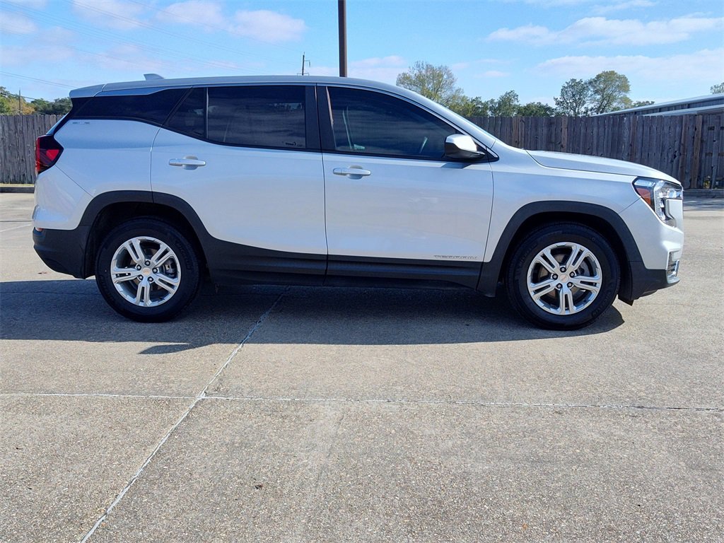 Used 2022 GMC Terrain SLE image 12